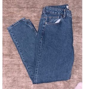 ZARA HIGH WAISTED MOM JEANS